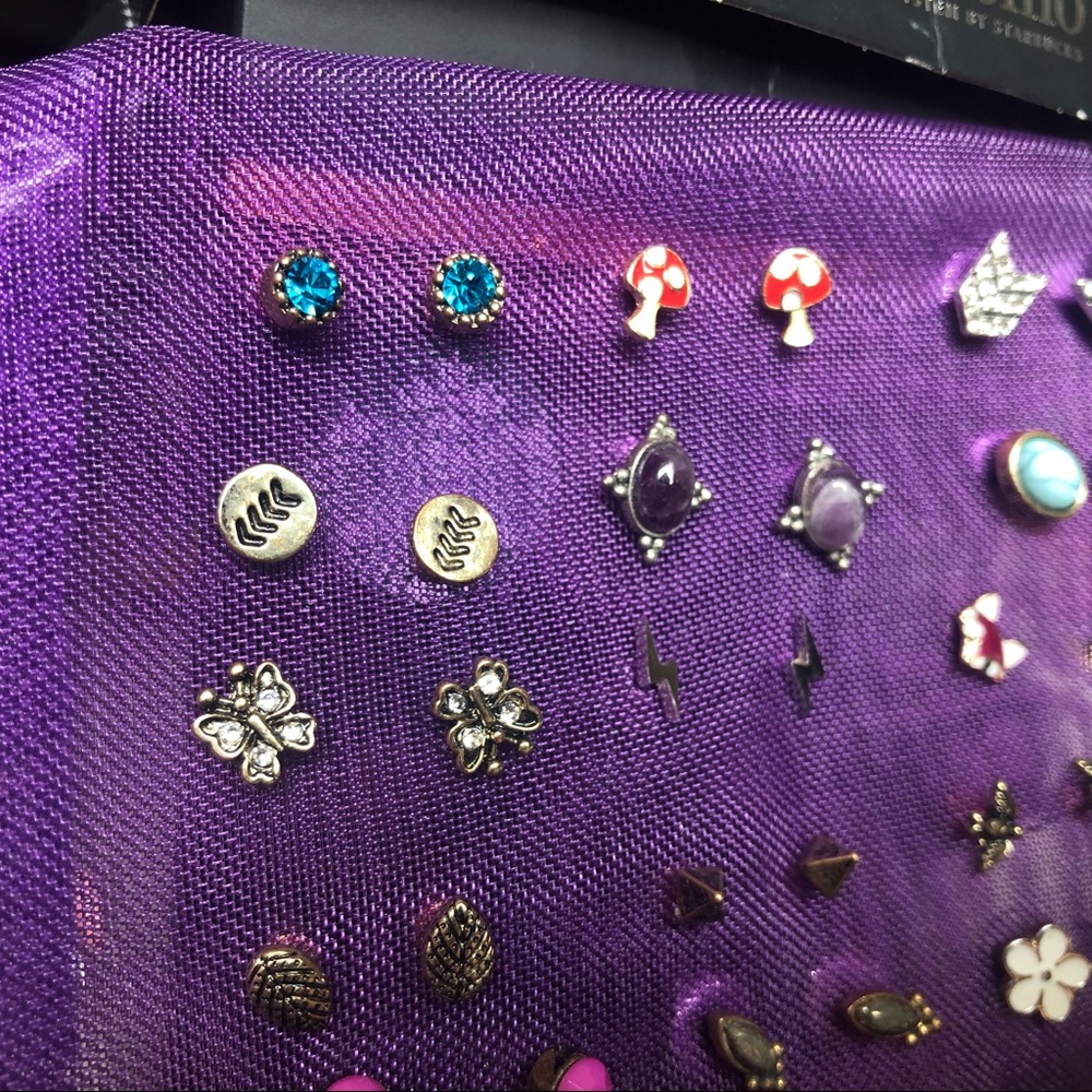 Stud Earring Collection - Picture 3 of 6
